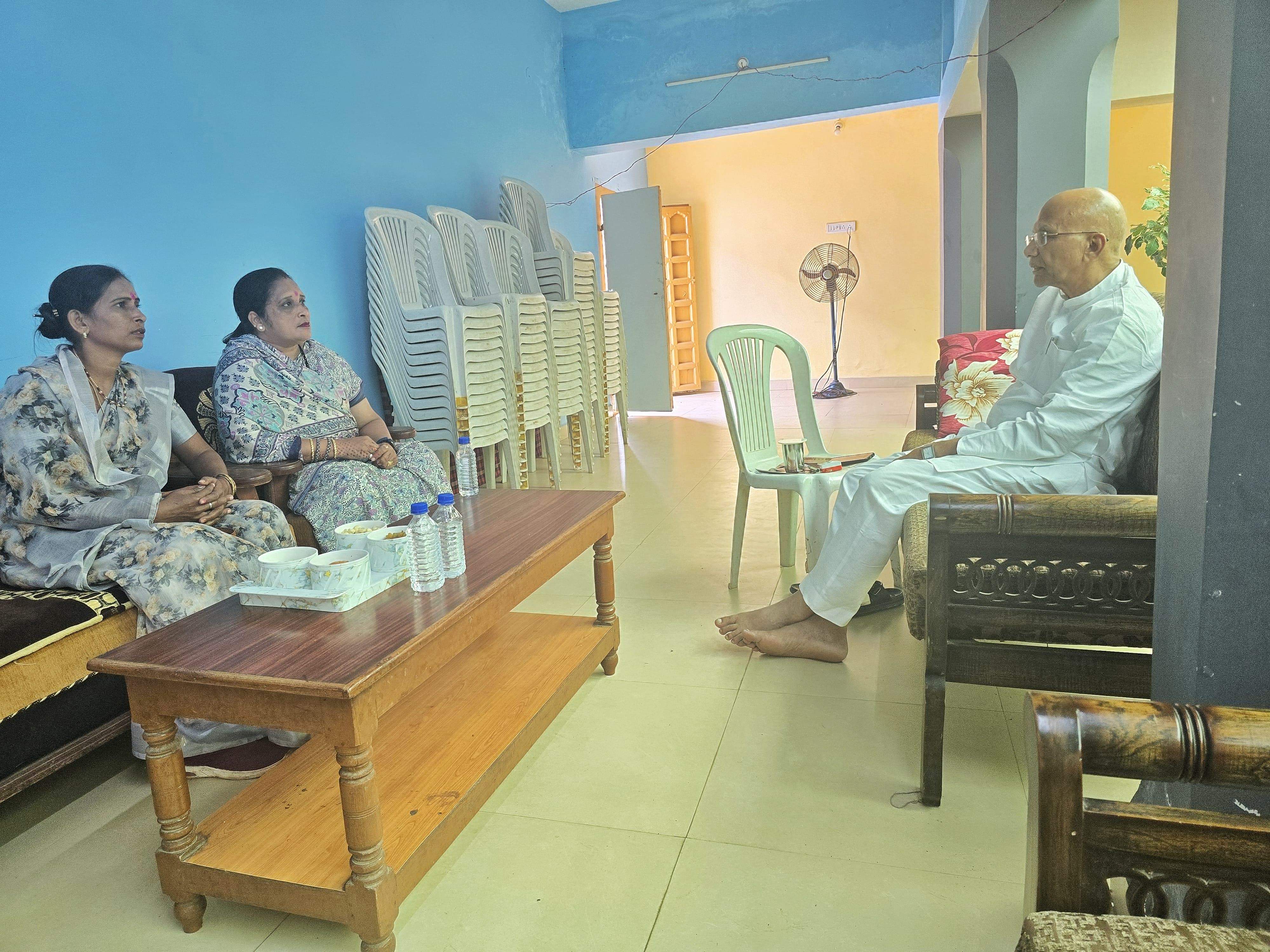 कमलादेवी साहू को दी श्रद्धांजलि कमलादेवी साहू को दी श्रद्धांजलि