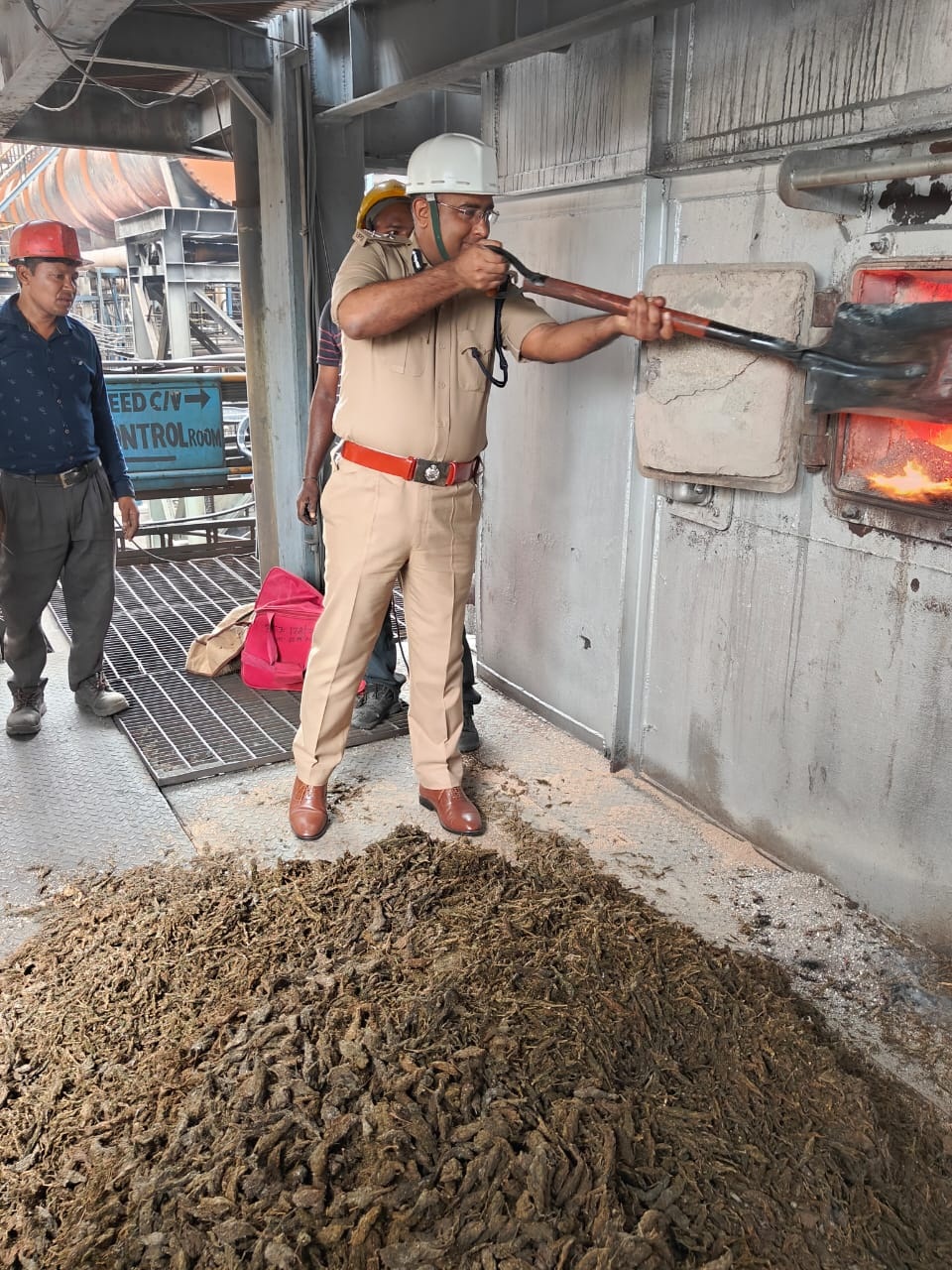 4 जिलों में जब्त 23419 किलो से अधिक गांजा जलाया गया 4 जिलों में जब्त 23419 किलो से अधिक गांजा जलाया गया