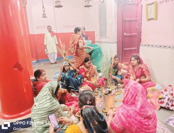 धूमधाम से मनाया कर्मा त्यौहार