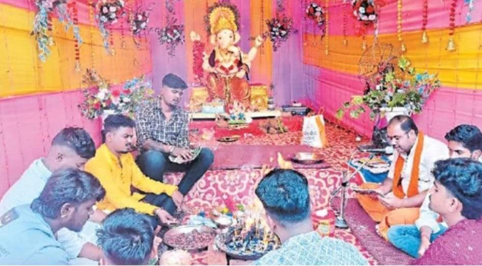 हवन-पूजन के बाद गणेश की प्रतिमा विसर्जित