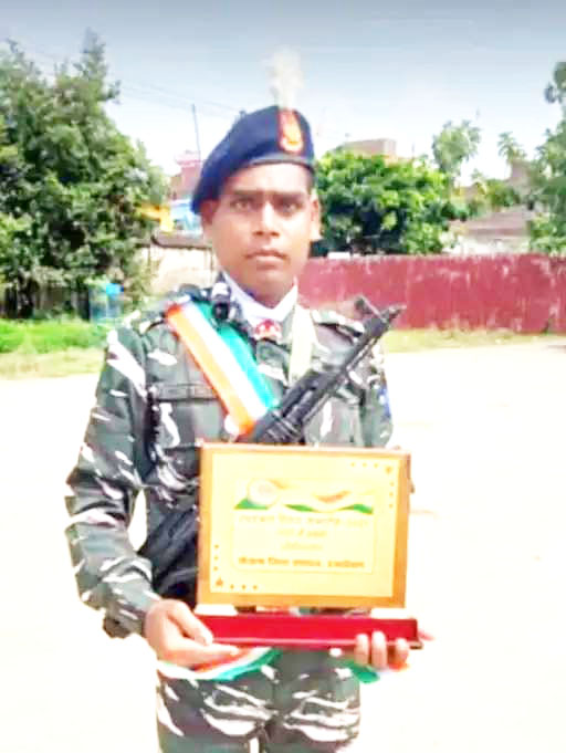 पुलवामा में पदस्थ सीआरपीएफ जवान ने की खुदकुशी पुलवामा में पदस्थ सीआरपीएफ जवान ने की खुदकुशी