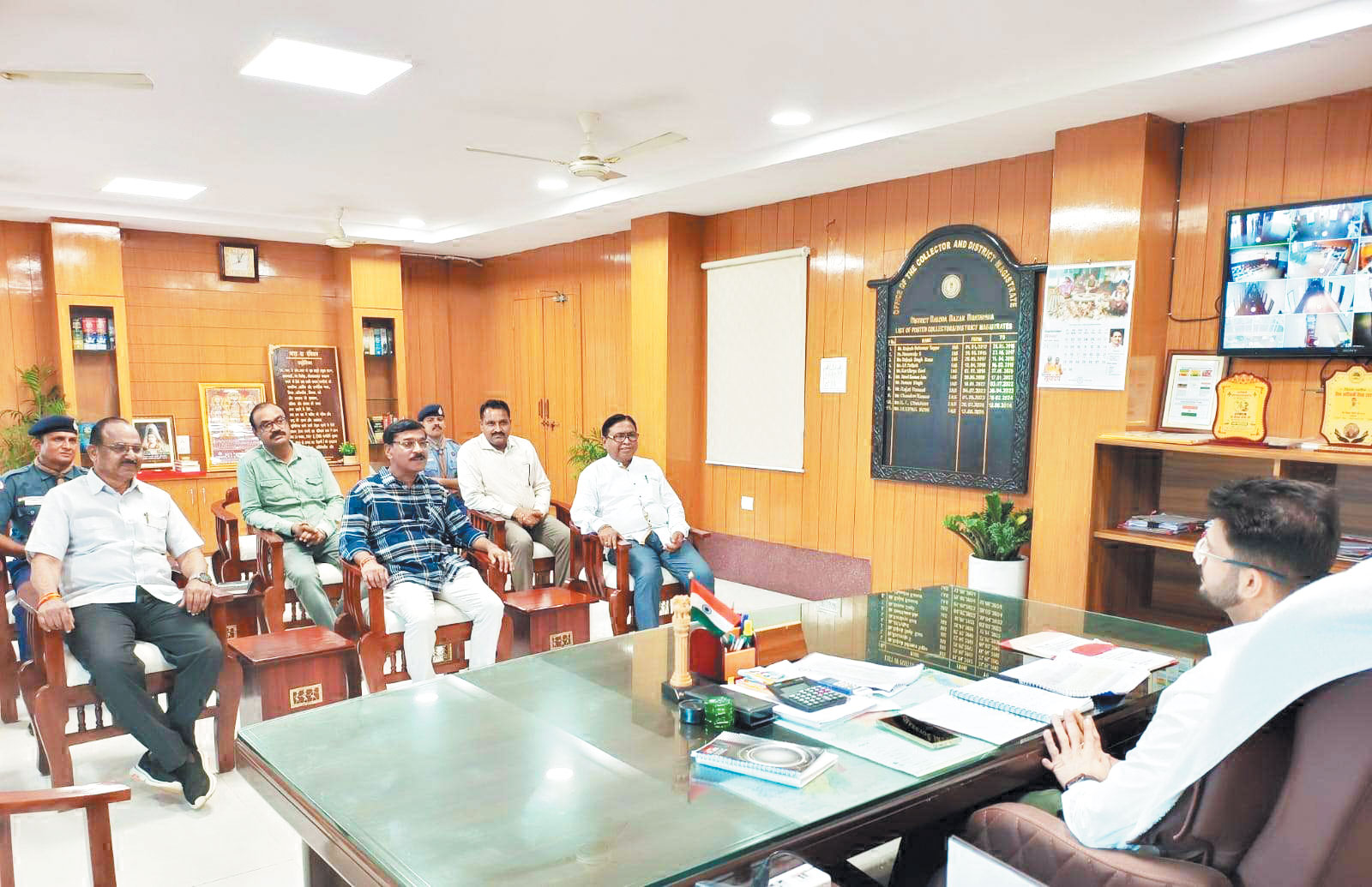 स्काउट्स एवं गाइड्स के राज्य मुख्य आयुक्त ने की कलेक्टर से मुलाकात