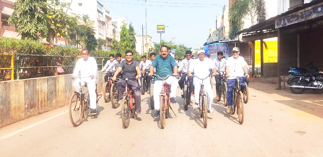 साइकिल रैली निकाल स्वच्छता का संदेश साइकिल रैली निकाल स्वच्छता का संदेश