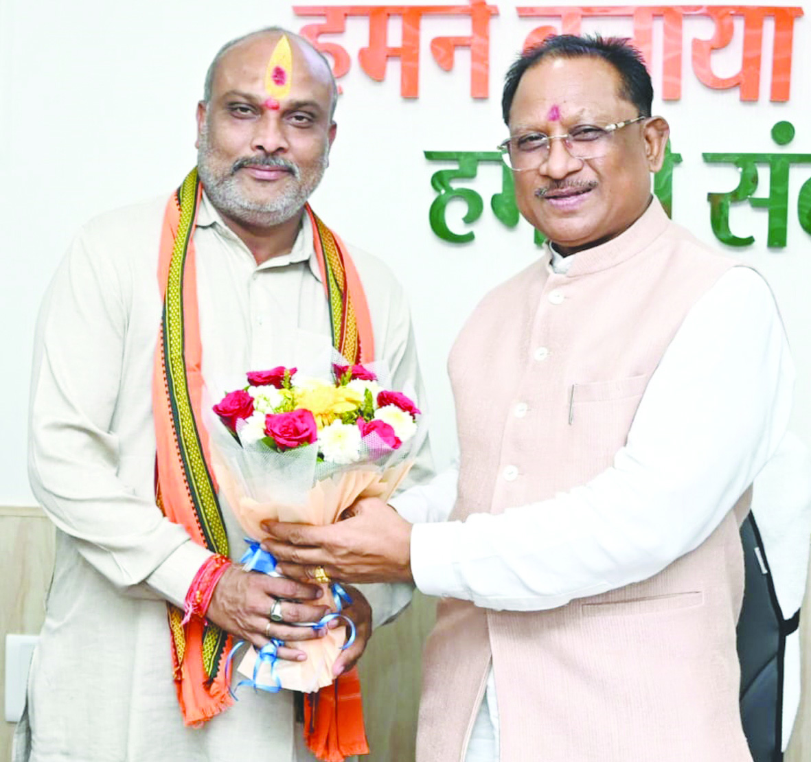 दुर्ग ग्रामीण विधायक ललित ने मुख्यमंत्री से की सौजन्य मुलाकात दुर्ग ग्रामीण विधायक ललित ने मुख्यमंत्री से की सौजन्य मुलाकात