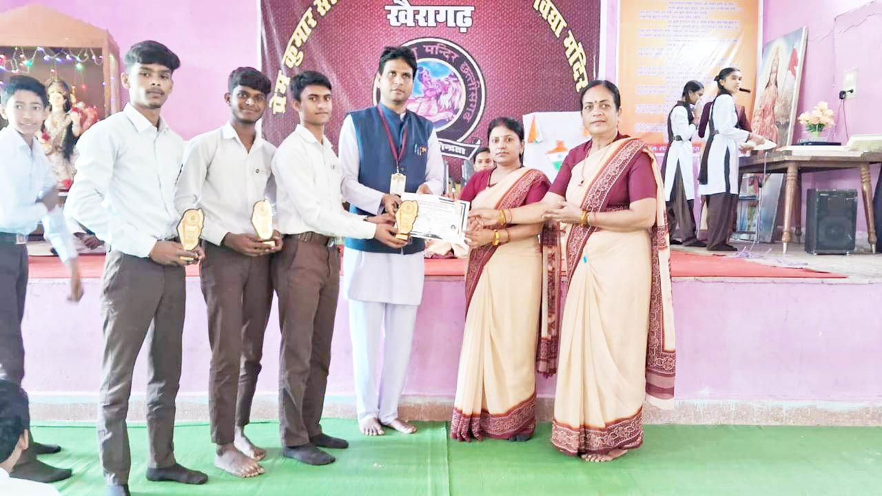 विज्ञान मेला में सशिमं के छात्र-छात्राओं ने मारी बाजी विज्ञान मेला में सशिमं के छात्र-छात्राओं ने मारी बाजी