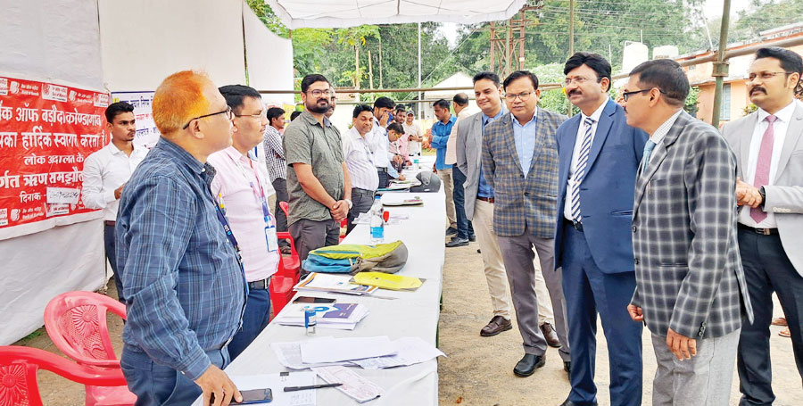 नेशनल लोक अदालत में सैकड़ों मामले निपटे नेशनल लोक अदालत में सैकड़ों मामले निपटे