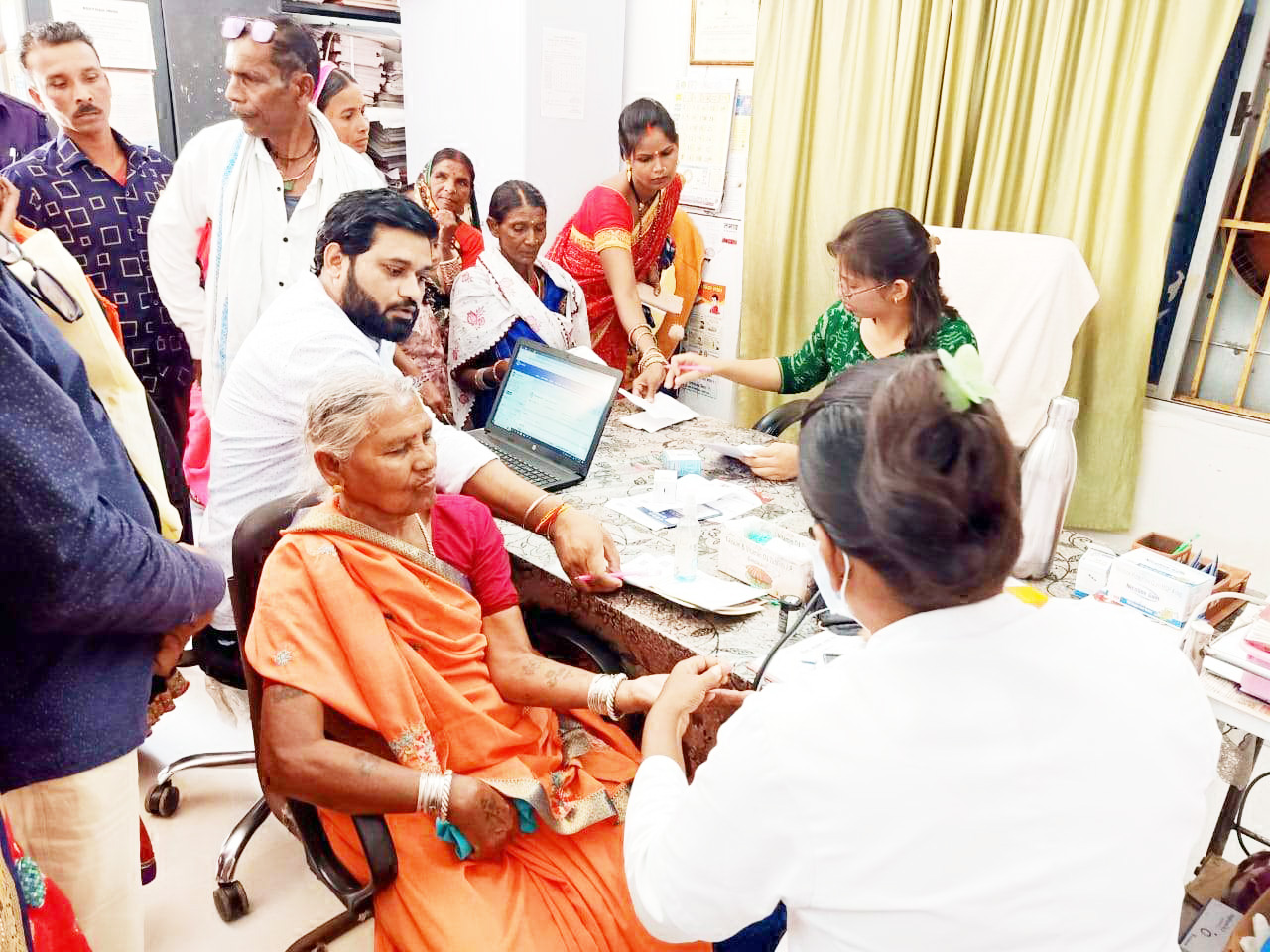 शिविर में 2761 वयोवृद्धों का स्वास्थ्य चेकअप