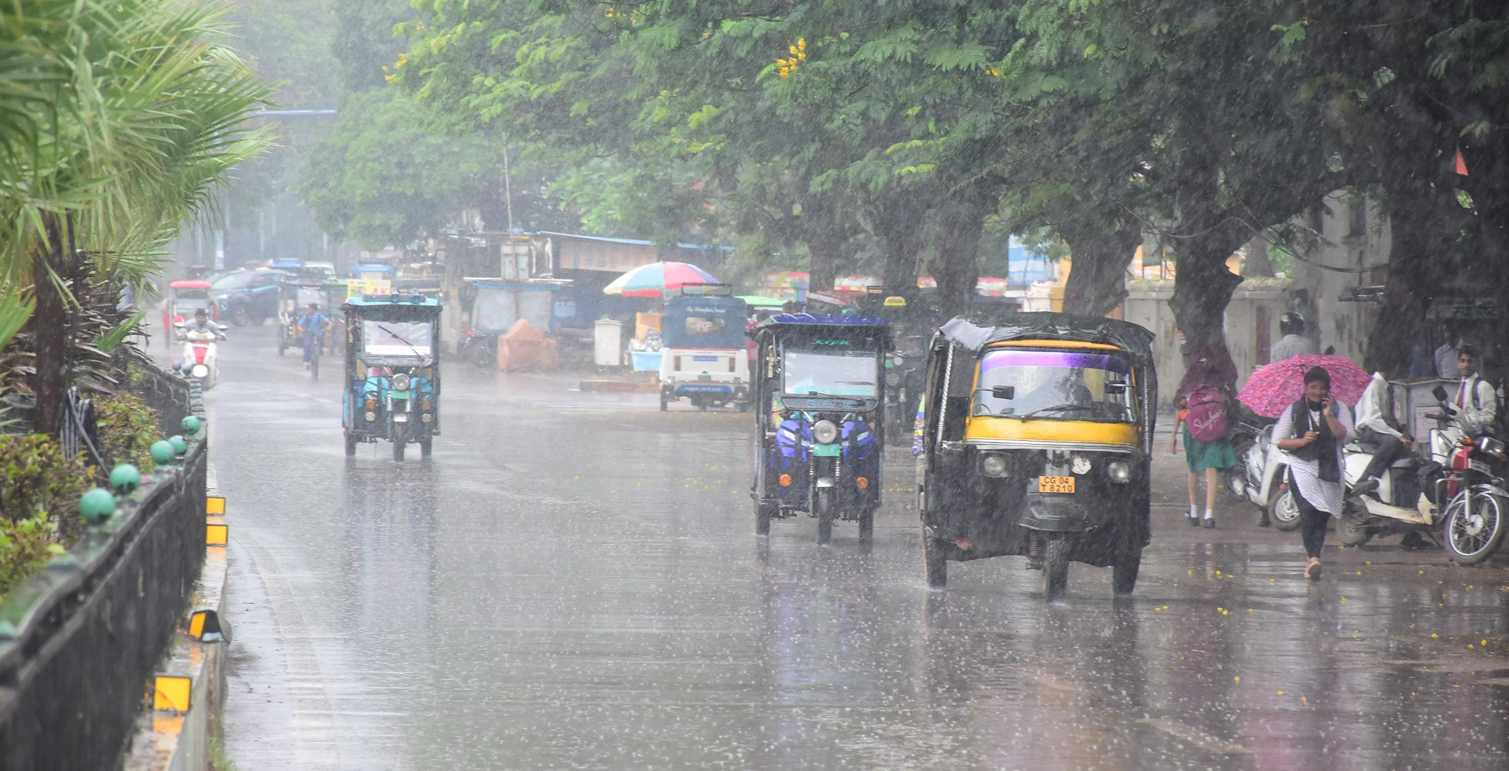 खंड वर्षा का दौर शुरू...