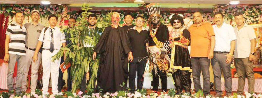 सडक़ पर उतर आए आदिमानव-यमराज, लोगों की फटी रही आंखें