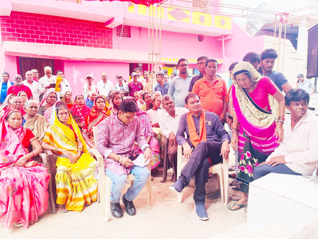 मोतीपुर में वार्डवासियों ने सुनी मन की बात, ली भाजपा की सदस्यता मोतीपुर में वार्डवासियों ने सुनी मन की बात, ली भाजपा की सदस्यता