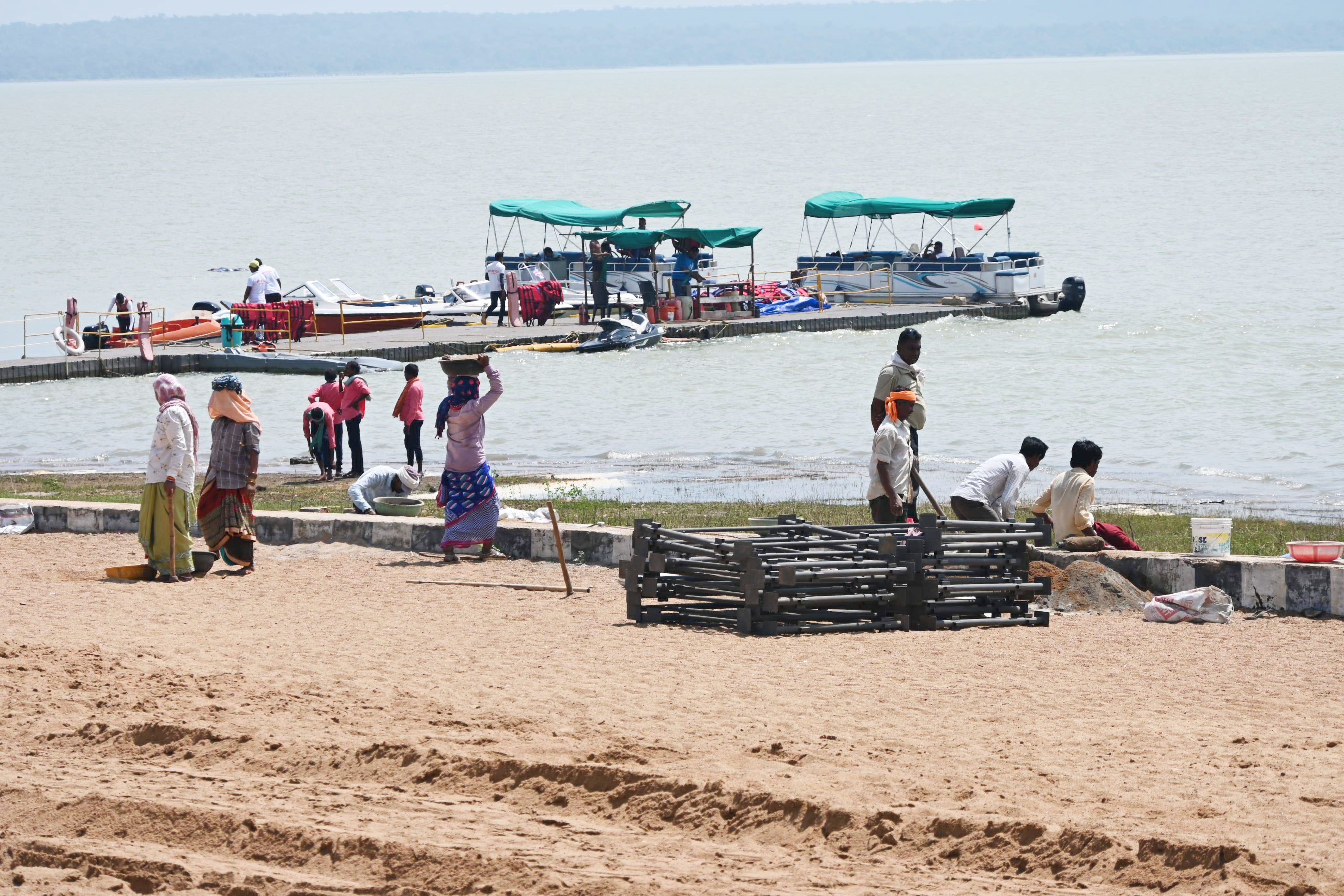 जल जगार महोत्सव की तैयारी का कलेक्टर ने किया निरीक्षण, अफसरों को जिम्मा