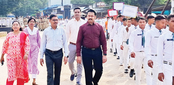 रैली निकाल स्वच्छता का दिया संदेश रैली निकाल स्वच्छता का दिया संदेश