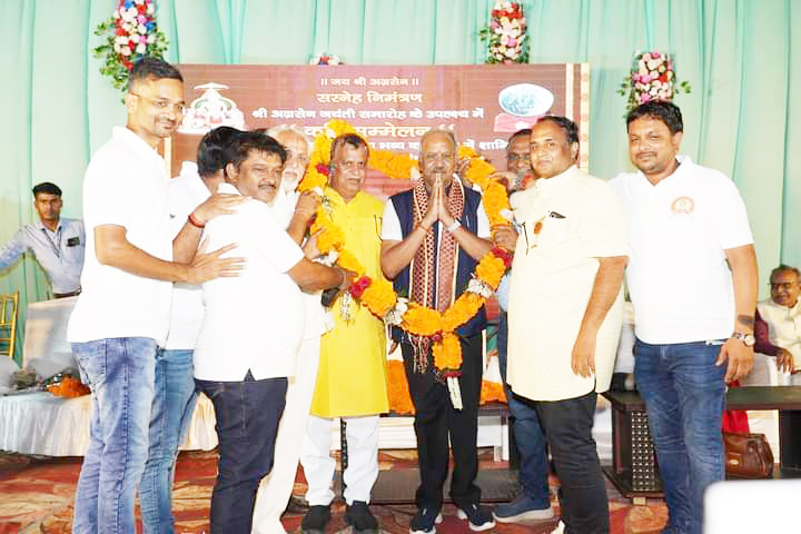 महाराजा अग्रसेन जयंती कार्यक्रम में बृजमोहन व शिवरतन हुए शामिल महाराजा अग्रसेन जयंती कार्यक्रम में बृजमोहन व शिवरतन हुए शामिल