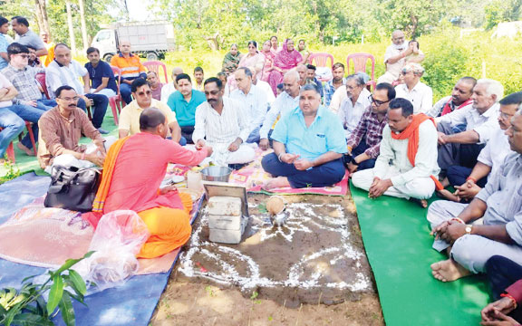 श्री श्याम गौशाला का विधायक अग्रवाल ने किया भूमिपूजन श्री श्याम गौशाला का विधायक अग्रवाल ने किया भूमिपूजन