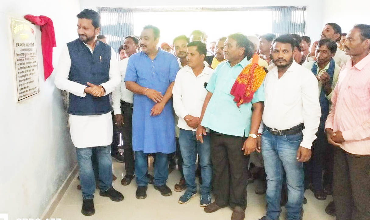 बीजेपी की डबल इंजन सरकार की योजना का लाभ मिल रहा गरीब परिवारों को - विक्रांत बीजेपी की डबल इंजन सरकार की योजना का लाभ मिल रहा गरीब परिवारों को - विक्रांत