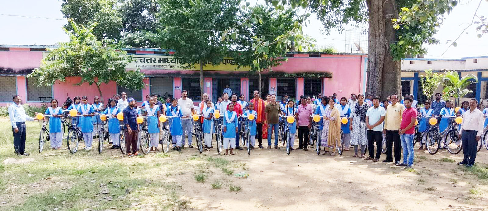 साइकिल वितरण, स्कूल आने-जाने में नहीं होगी परेशानी साइकिल वितरण, स्कूल आने-जाने में नहीं होगी परेशानी