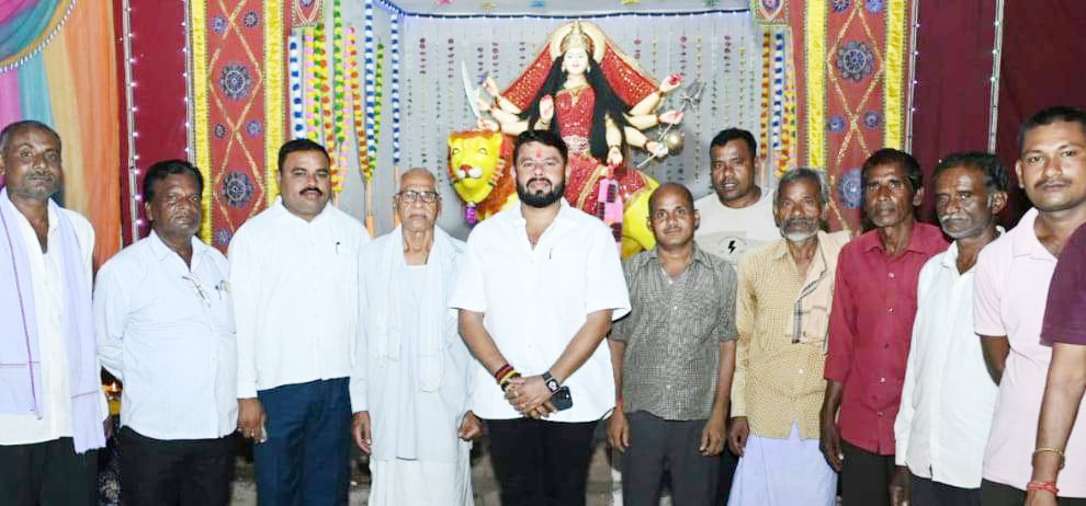देवी दर्शन करने पहुंचे पूर्व विधायक छाबड़ा देवी दर्शन करने पहुंचे पूर्व विधायक छाबड़ा