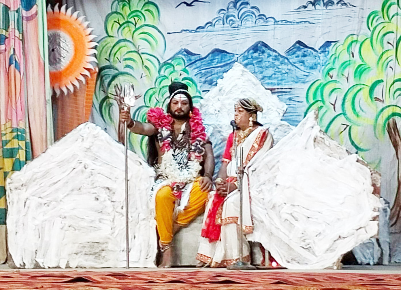 रामलीला मंचन का इतिहास गढ़ रही सार्वजनिक रामलीला समिति रामलीला मंचन का इतिहास गढ़ रही सार्वजनिक रामलीला समिति