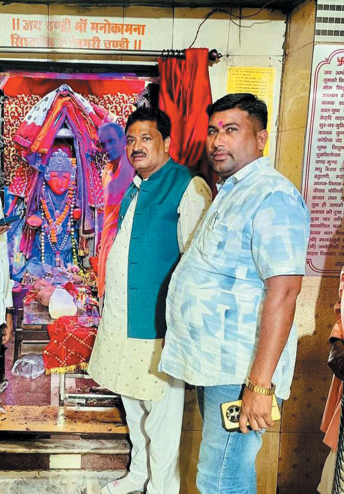 माता दर्शन के लिए पहुंचे विधायक