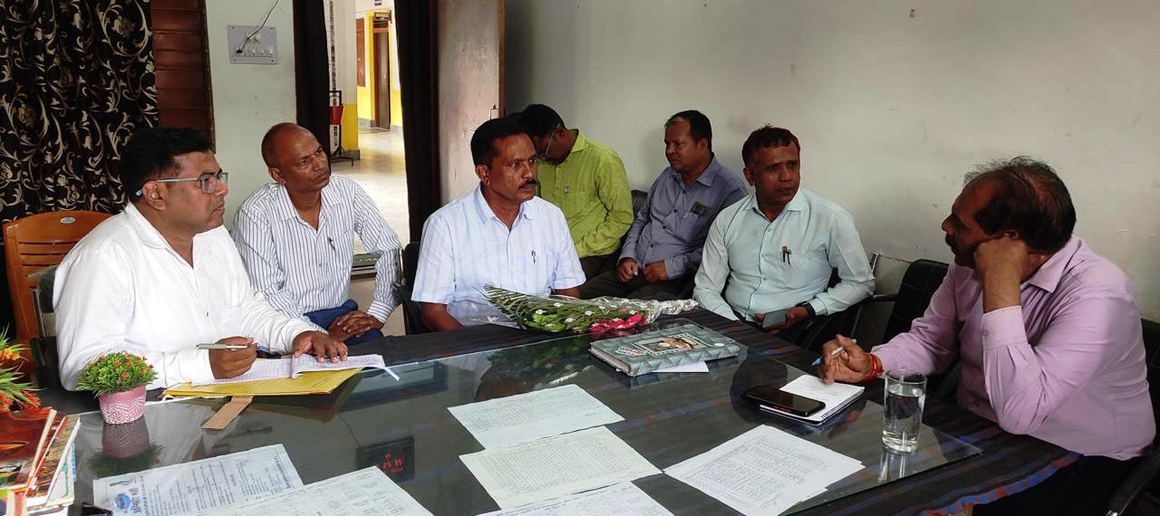 लापरवाही : 3 शिक्षकों को कारण बताओ नोटिस जारी लापरवाही : 3 शिक्षकों को कारण बताओ नोटिस जारी