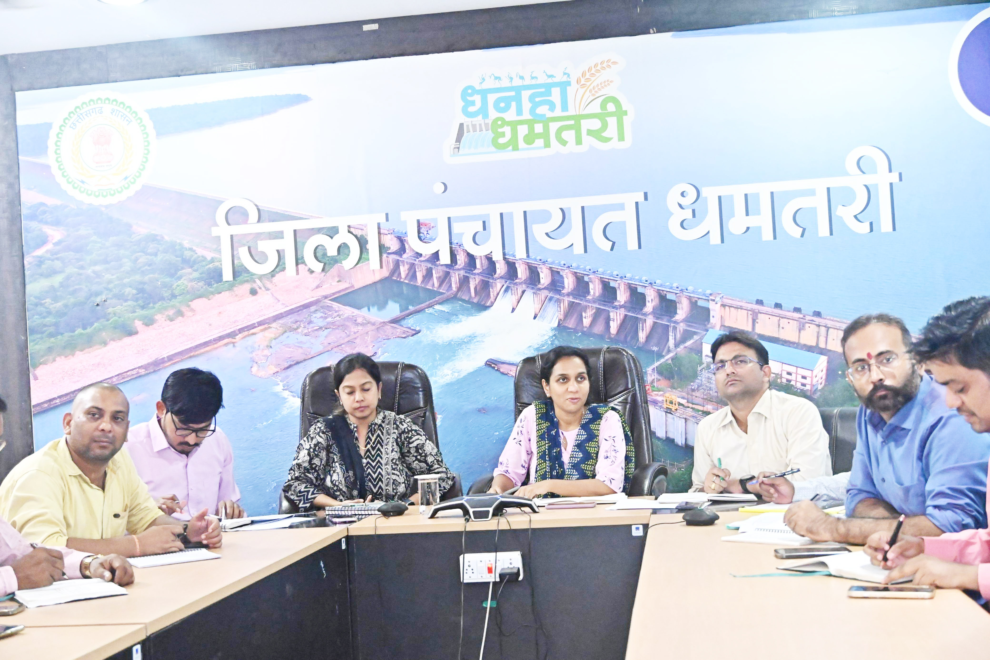 वीसी से पीएम आवास योजना की समीक्षा 