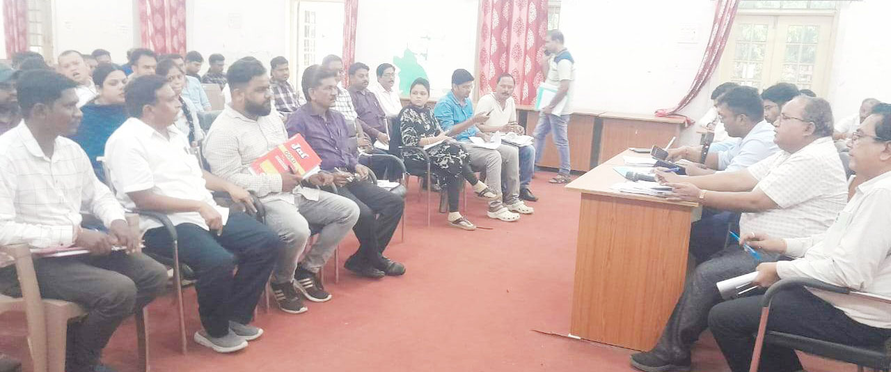 अधूरे कार्य व अप्रारंभ काम पर ठेकेदार को जारी होगा नोटिस
