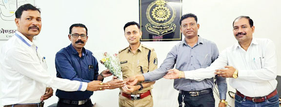 नए एएसपी का पूर्व सैनिक सेवा परिषद ने किया स्वागत नए एएसपी का पूर्व सैनिक सेवा परिषद ने किया स्वागत