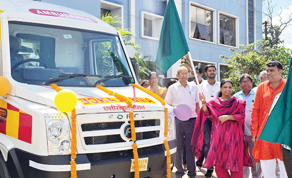 कोण्डागांव में दौड़ेंगी दो नई एंबुलेंस, विधायक ने झंडी दिखा किया रवाना कोण्डागांव में दौड़ेंगी दो नई एंबुलेंस, विधायक ने झंडी दिखा किया रवाना