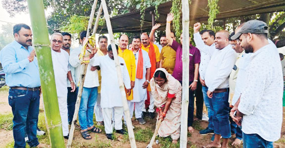 विकास कार्यों का विधायक उद्देश्वरी पैकरा ने किया भूमिपूजन विकास कार्यों का विधायक उद्देश्वरी पैकरा ने किया भूमिपूजन