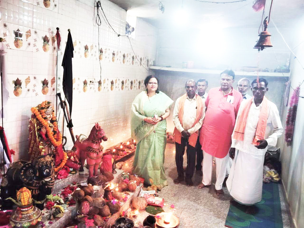पूर्व विधायक ने की शीतला मंदिर में पूजा-अर्चना