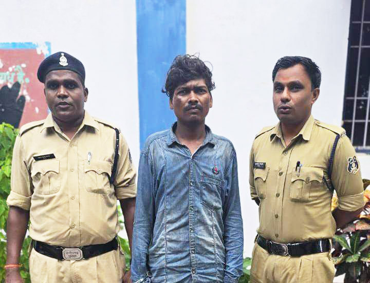 टीन शेड को छेदकर गोदाम में घुसकर की चोरी,  आरोपी गिरफ्तार