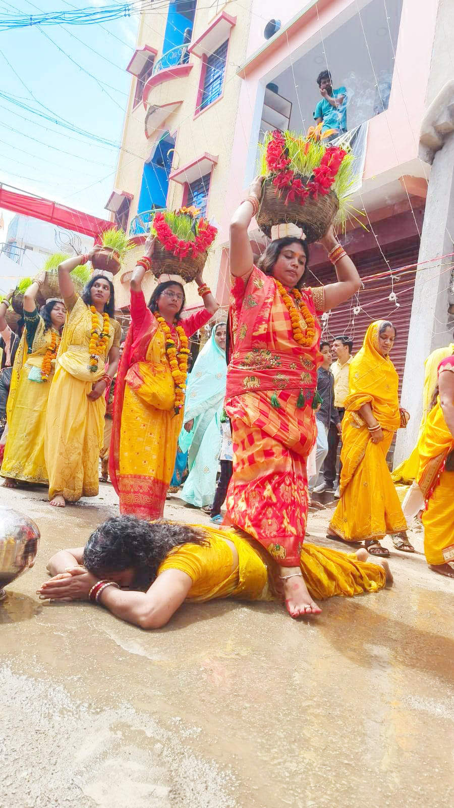 जसगीतों के साथ जोत जंवारा का विसर्जन जसगीतों के साथ जोत जंवारा का विसर्जन