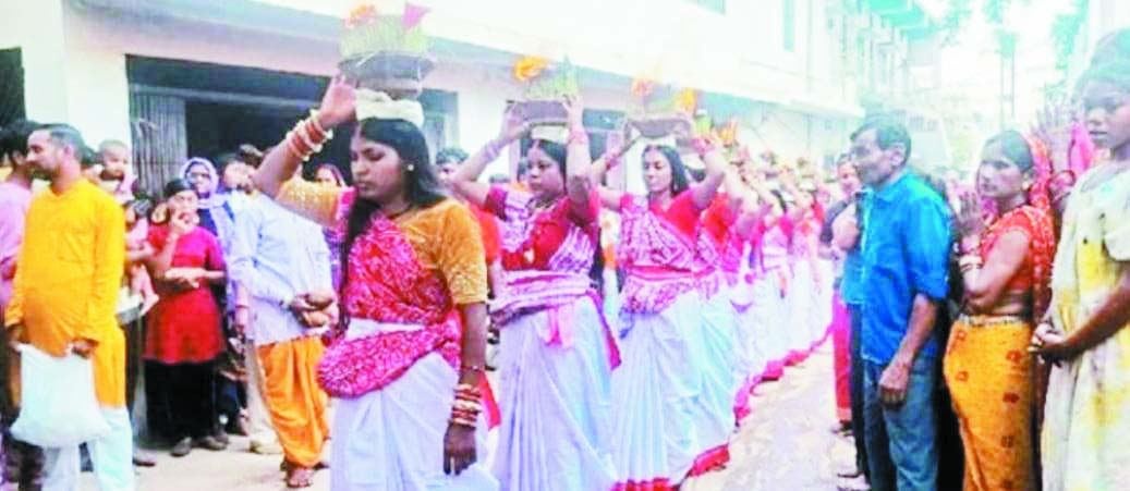 दुर्गा मां की प्रतिमा व जवारा का सेवागीत के साथ विसर्जन