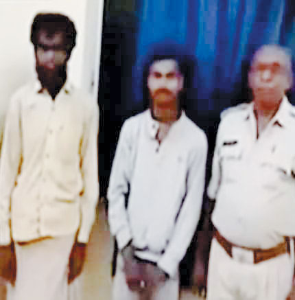 बाप-बेटे ने की कोटवार की हत्या, गिरफ्तार