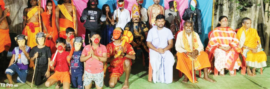 राम जानकी की शोभायात्रा निकाली आतिशबाजी के साथ रावण दहन राम जानकी की शोभायात्रा निकाली आतिशबाजी के साथ रावण दहन
