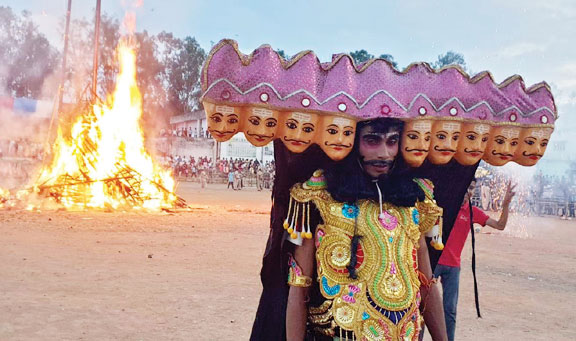 रामलीला का अद्भुत मंचन, रावण दहन रामलीला का अद्भुत मंचन, रावण दहन