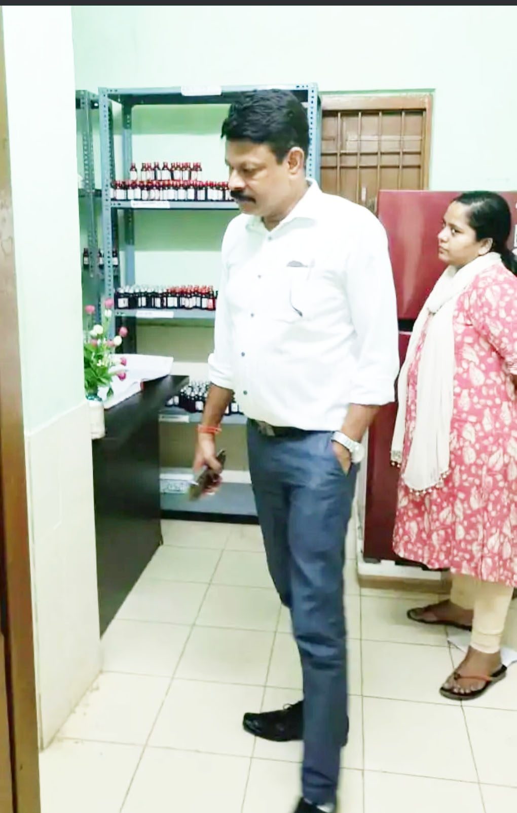 एसडीएम ने किया प्राथमिक स्वास्थ्य केंद्र का निरीक्षण एसडीएम ने किया प्राथमिक स्वास्थ्य केंद्र का निरीक्षण