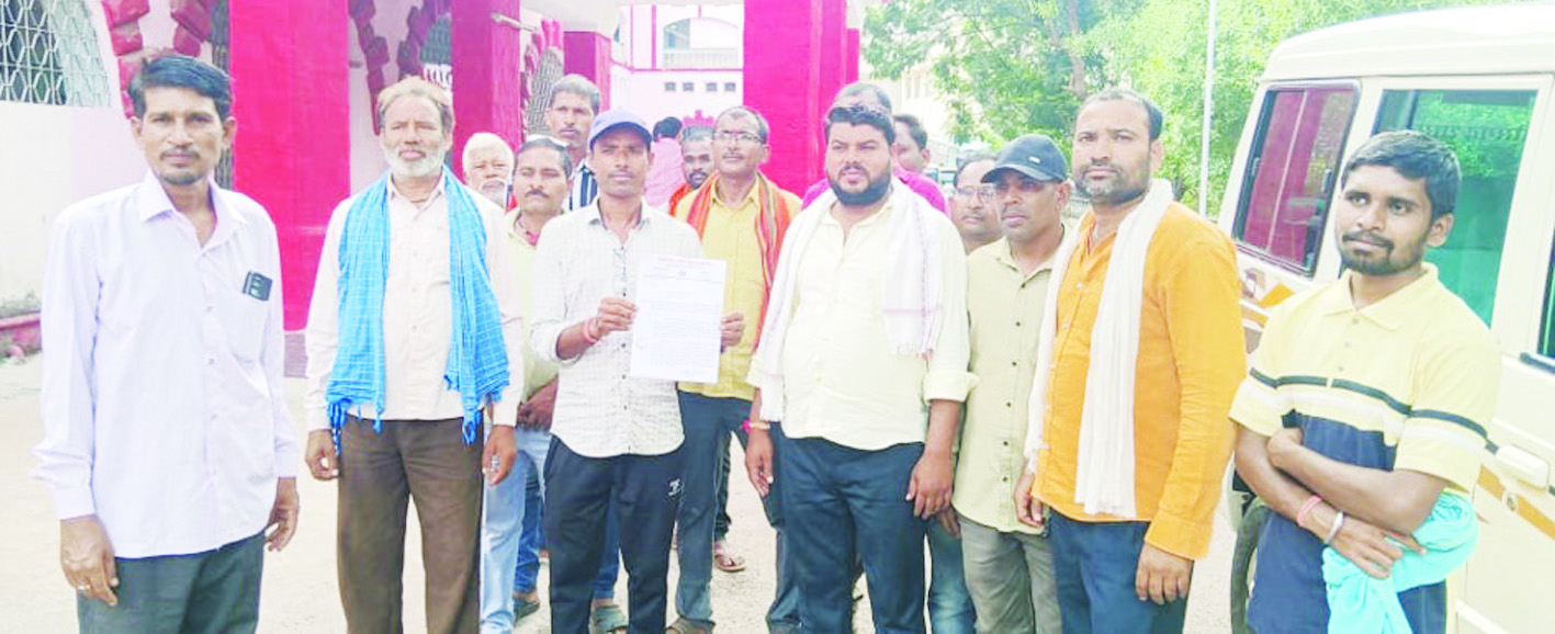 ग्रामीणों ने जनसुनवाई पर सवाल उठाते चूना पत्थर उत्खनन कार्यानुमति निरस्त करने लगाई गुहार ग्रामीणों ने जनसुनवाई पर सवाल उठाते चूना पत्थर उत्खनन कार्यानुमति निरस्त करने लगाई गुहार