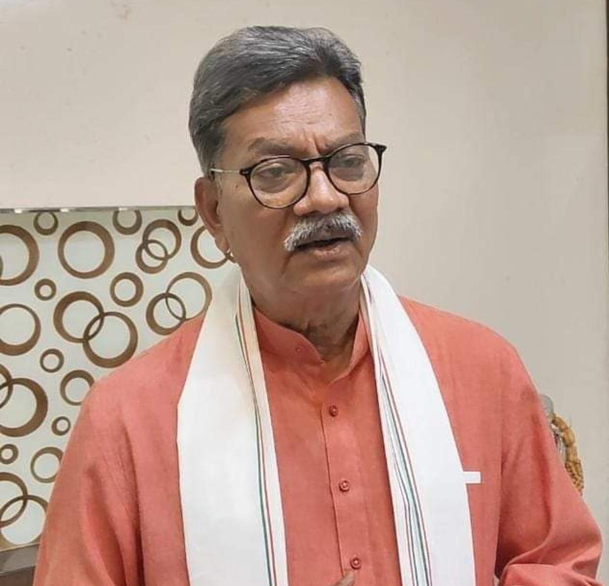 जिला-दर-जिला जल रहे और गृहमंत्री फेलवर-महंत जिला-दर-जिला जल रहे और गृहमंत्री फेलवर-महंत