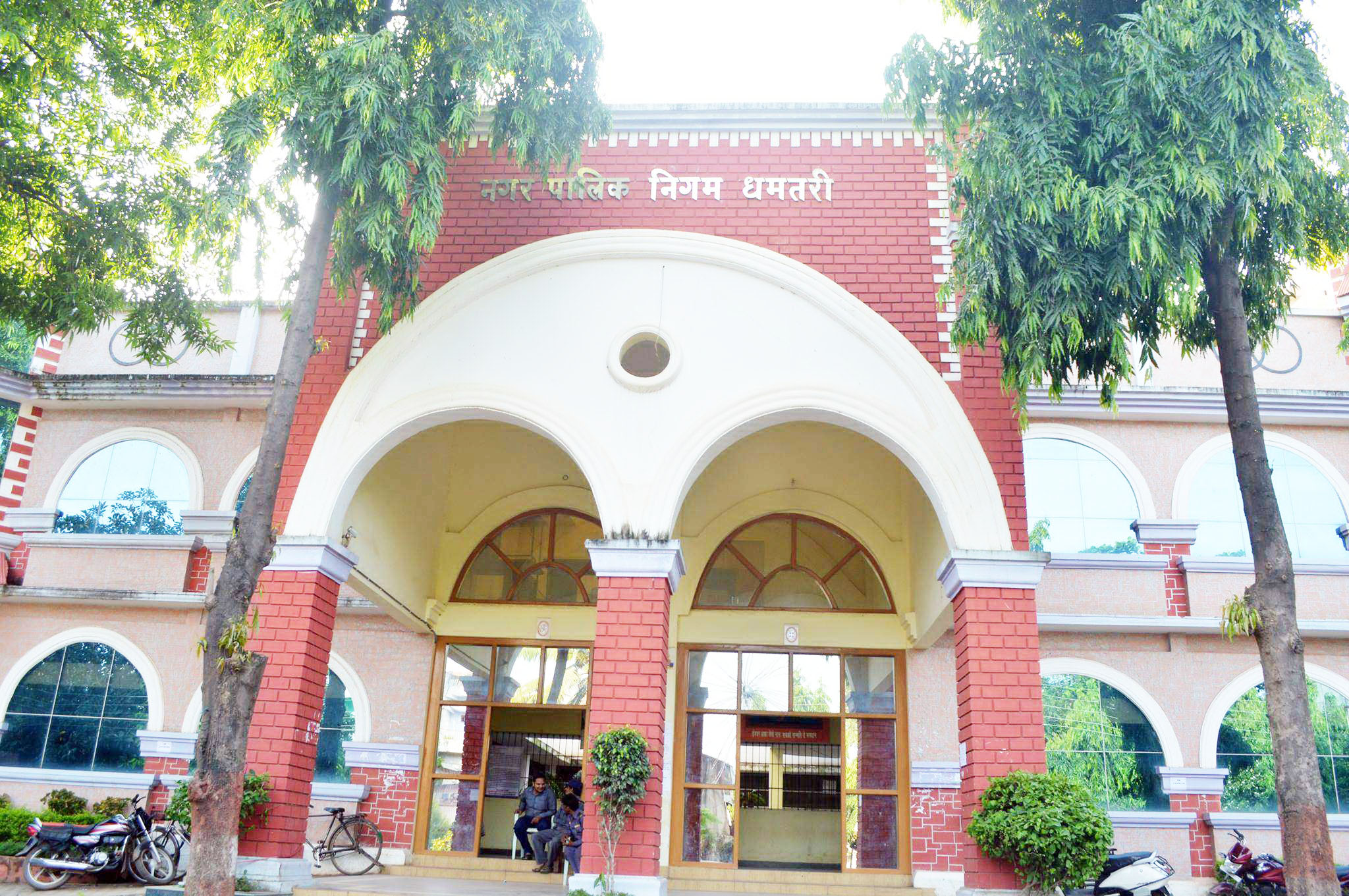 पहले निविदा निकाली, फिर मनमानी कर निरस्त किया, कारोबारियों में आक्रोश पहले निविदा निकाली, फिर मनमानी कर निरस्त किया, कारोबारियों में आक्रोश