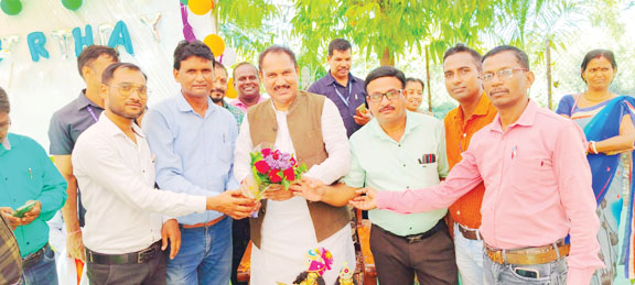 अंतागढ़ विधायक को नवीन शिक्षक संघ ने दी जन्मदिन की बधाई   