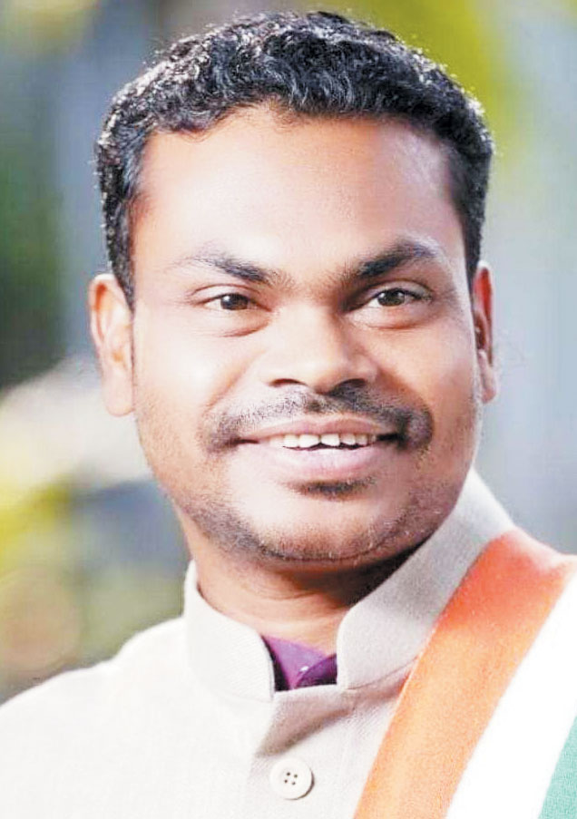 विष्णु के सुशासन में ग्रामीणों का खूनी संघर्ष, क्या ऐसे ही सवारेंगे छत्तीसगढ़ - हरीश कवासी विष्णु के सुशासन में ग्रामीणों का खूनी संघर्ष, क्या ऐसे ही सवारेंगे छत्तीसगढ़ - हरीश कवासी
