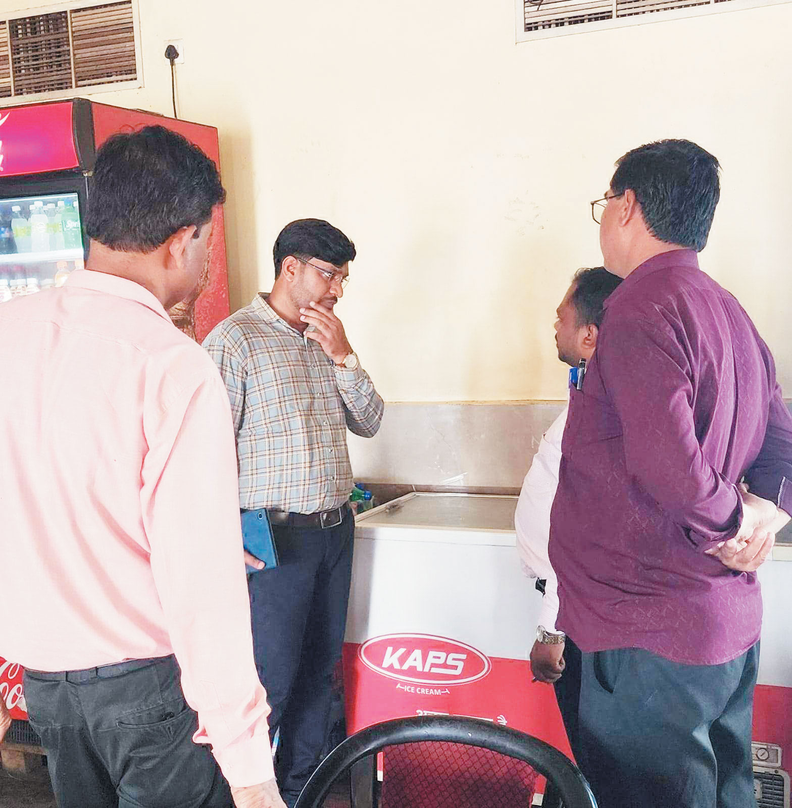  होटलों-दुकानों का निरीक्षण, खराब सामग्री को किया नष्ट, 87 सैंपल लिए, 7 को नोटिस