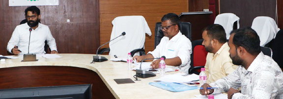 जिले के सभी घरों में जल्द से जल्द शुरू करें जलापूर्ति-कलेक्टर