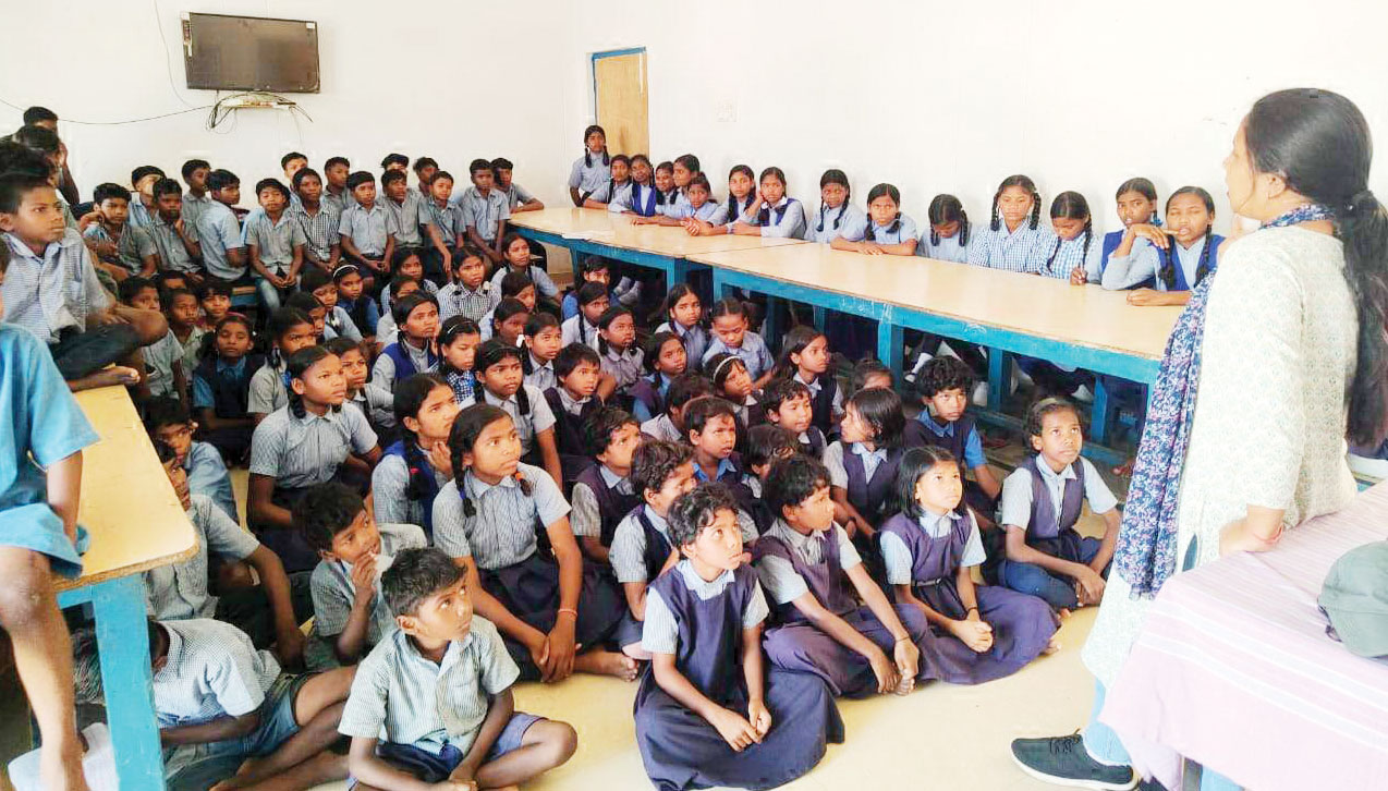 पहाड़ी कोरवा स्कूल घंघरी में टीबी जागरूकता कार्यक्रम