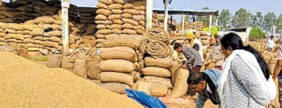 सहकारी समितियों को 93 करोड़ के कमीशन का भुगतान नहीं, कर्मियों को कई माह से नहीं मिल पा रहा वेतन