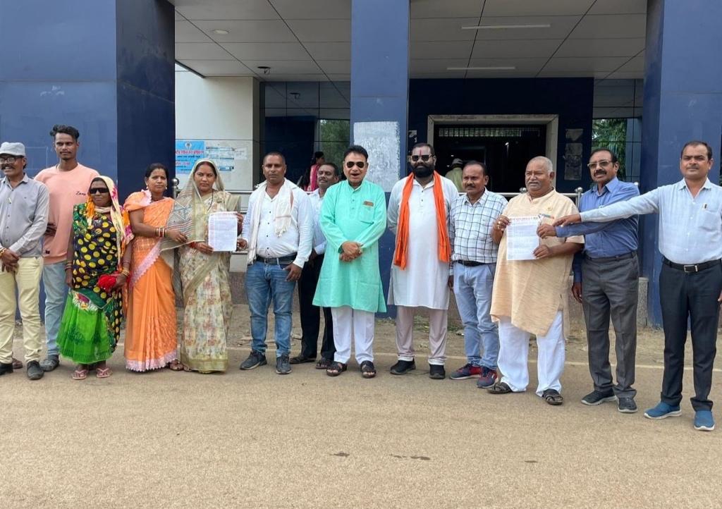 चार साल की बच्ची से रेप, सर्व यादव समाज ने सौंपा ज्ञापन