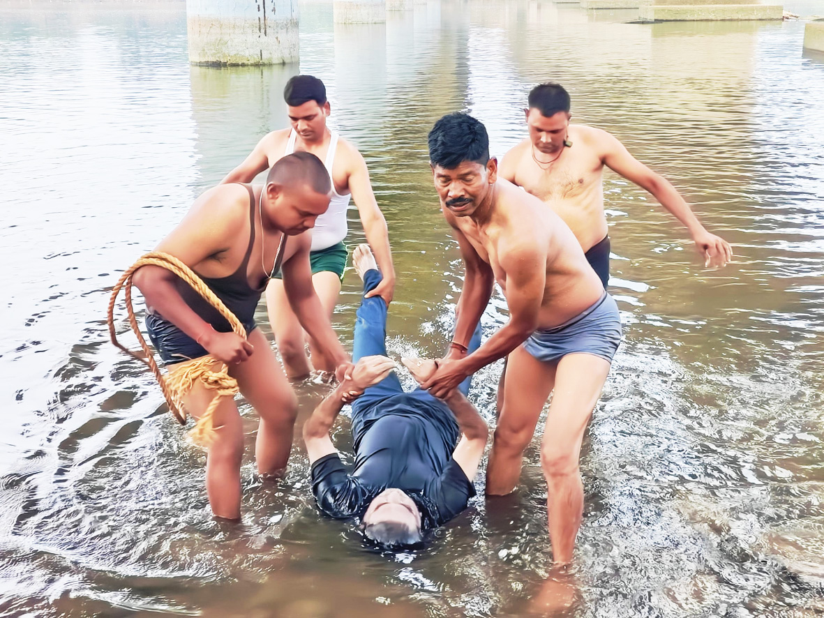 शिवनाथ में कूदकर युवक ने की खुदकुशी शिवनाथ में कूदकर युवक ने की खुदकुशी