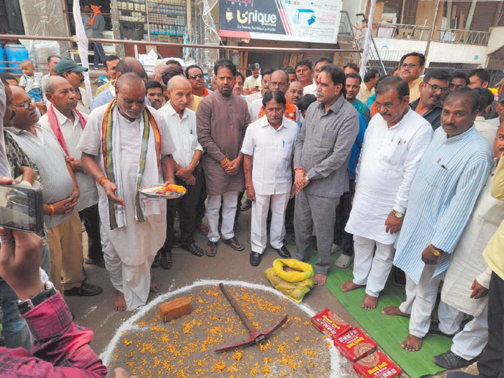 मूणत -पुरंदर ने विकास कार्य शुरू किए