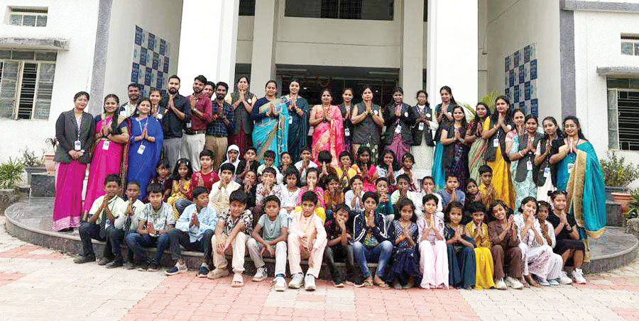 बच्चों को सांस्कृतिक धरोहर से जोडऩे माउंट लिट्रा जी स्कूल में दीपावली महोत्सव